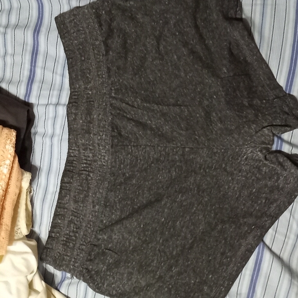 Shorts - Picture 3 of 3